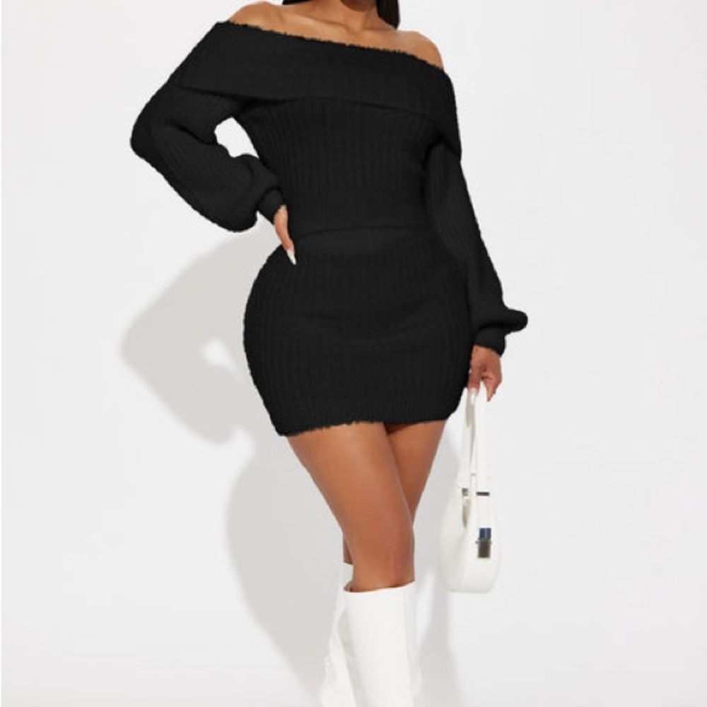 Elegant Off Shoulder Elsa Fuzzy Skirt Set - Black